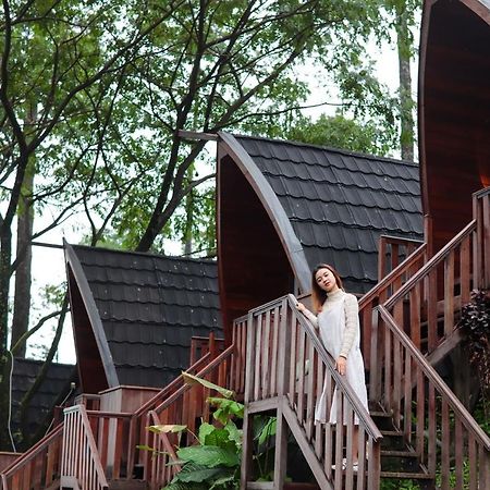 Welirang Forest Pacet Villa Mojokerto Exterior photo
