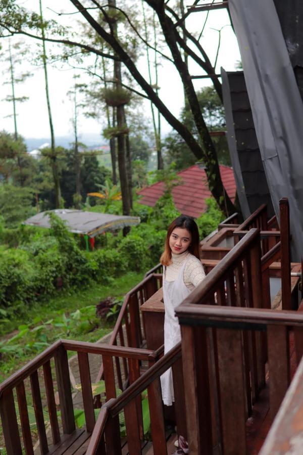 Welirang Forest Pacet Villa Mojokerto Exterior photo