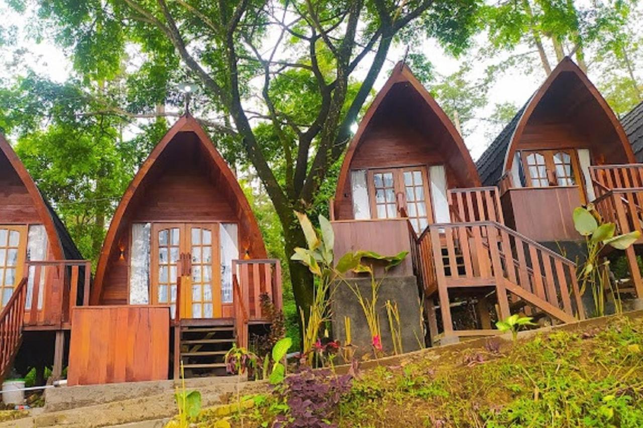 Welirang Forest Pacet Villa Mojokerto Exterior photo
